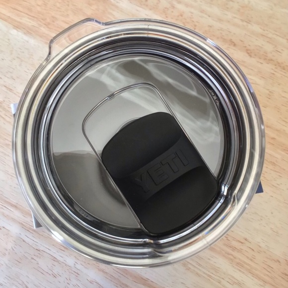 YETI RAMBLER 20oz TUMBLER - Picture 2 of 3